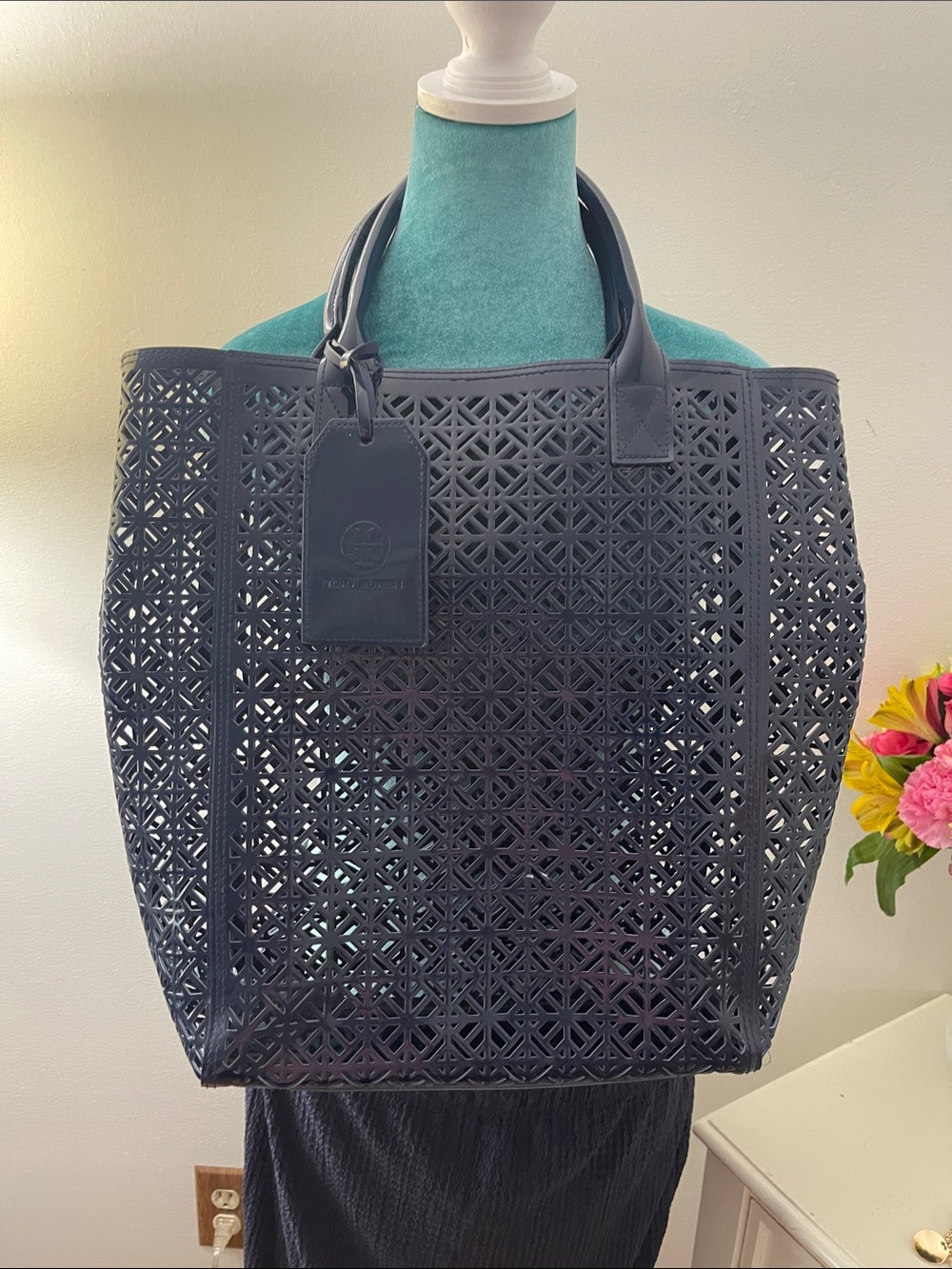Tory Burch Navy Patent Laser-Cut Tote Bag - Picture 8 of 9
